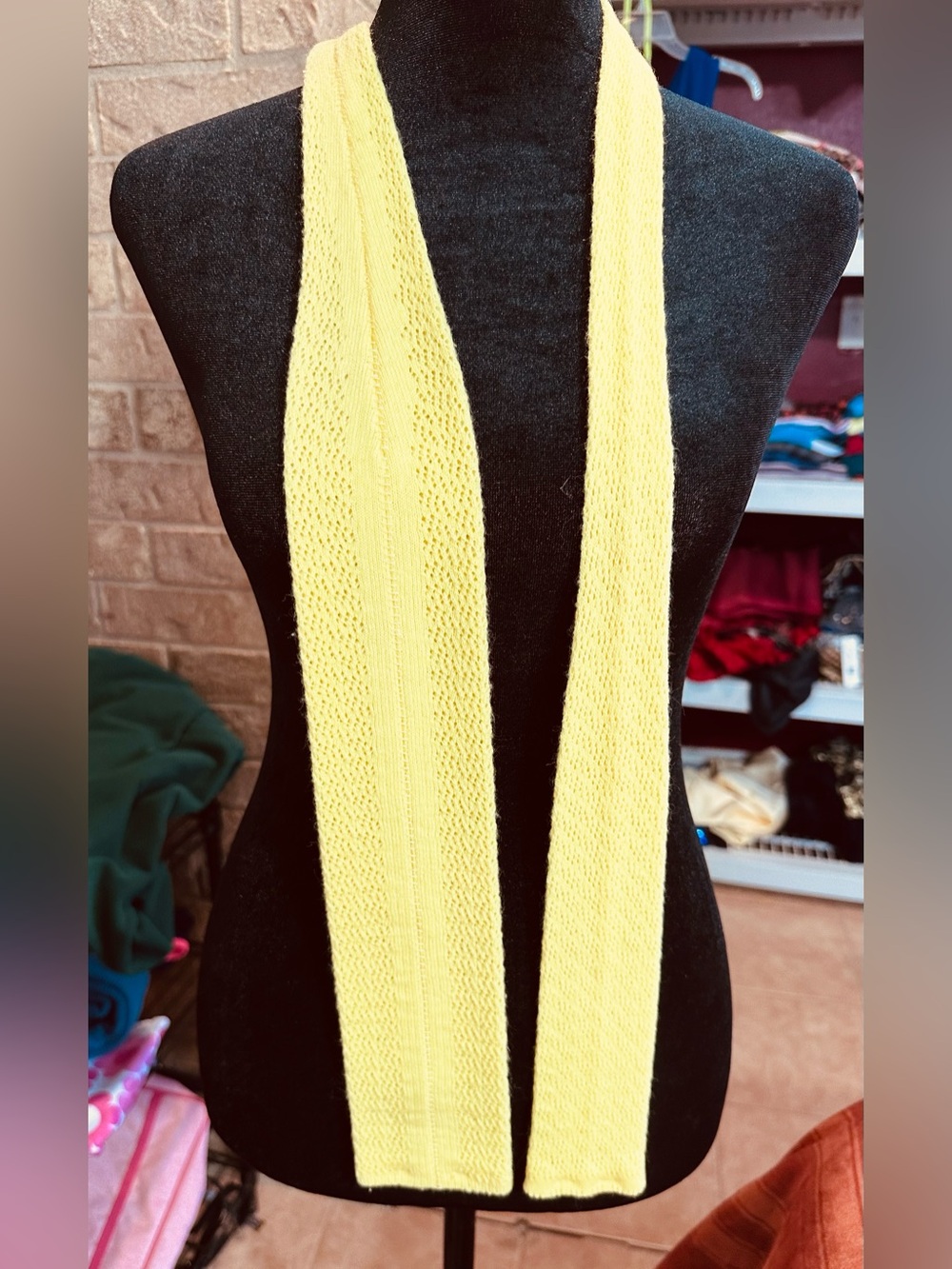 Vintage Stockpole Moore Tryon Co Yellow Crochet Knit Tie 100% Acrylic Retro - Picture 2 of 8